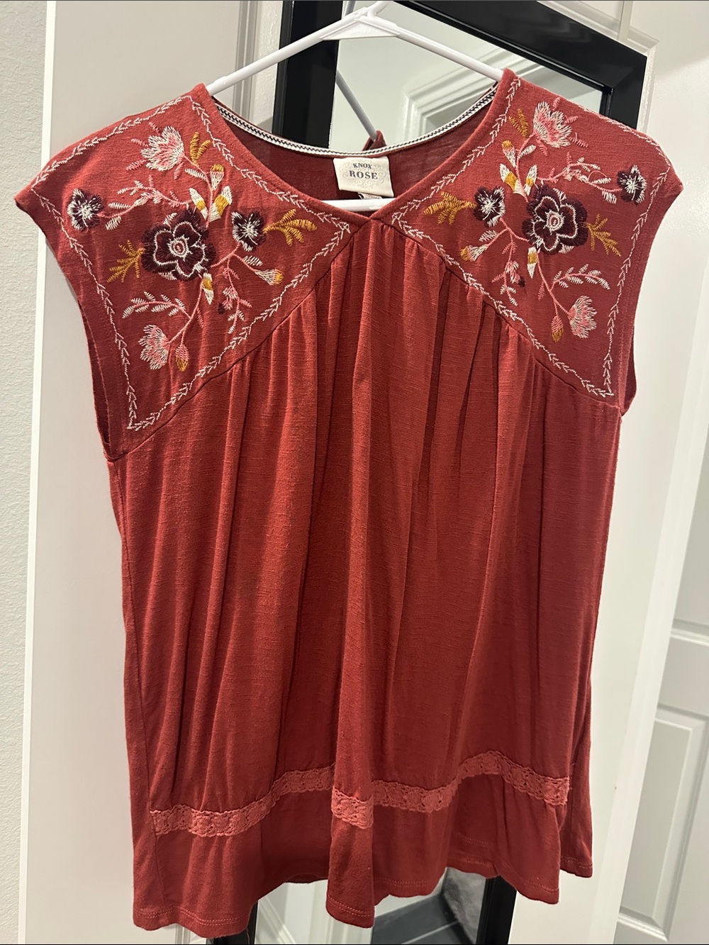 Knox Rose Rust Red Embroidered Sleeveless Top